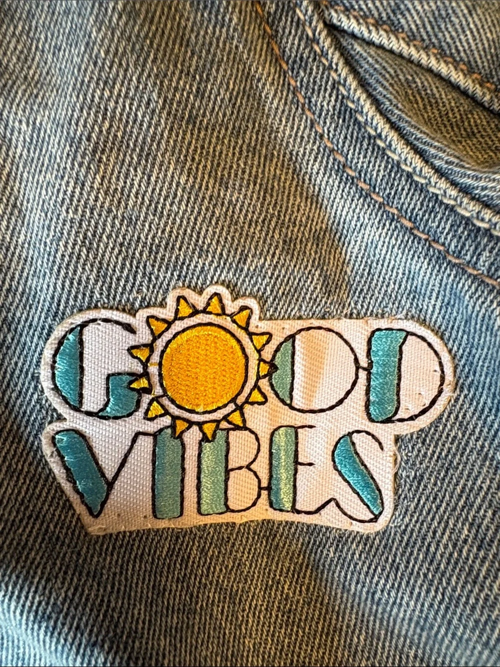 Levi’s Girls 10-12 Denim Jacket Sequin Cherry Patch Good Vibes MIA